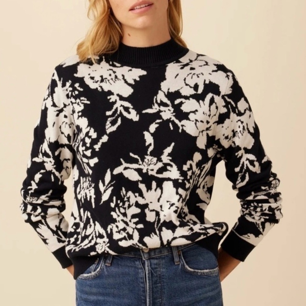 Amour Vert Black and White Floral Turtleneck Sweater